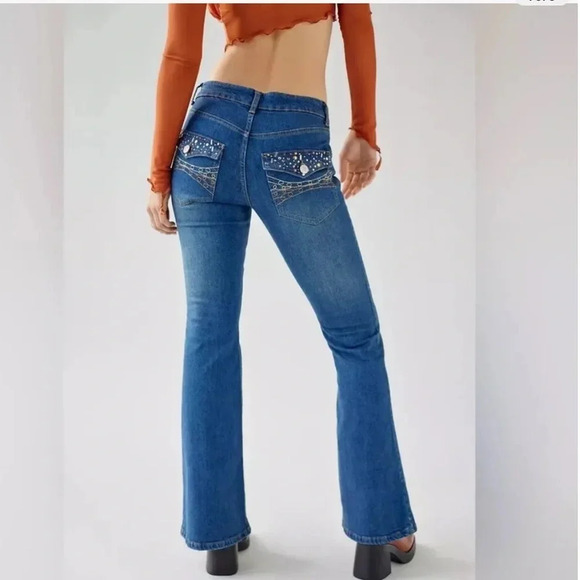 BDG Low Rise Flare Jeans-Sequins and Embroidery Back Pockets Size 26 - Picture 1 of 11